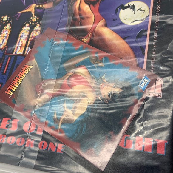 Vintage 1995 Vengeance of Vampirella Comic Book Sealed with Card - Picture 5 of 7
